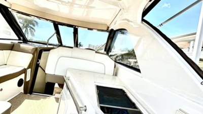 2017 Regal 35ft Sport Coupe 10 2017 Regal 35ft Sport Coupe (10)
