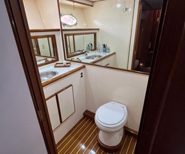 64 ft 1999 Mikelson Long-Range Luxury Sportfisher, Swells 53 