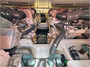 47' Viking 1999 Convertible 28 