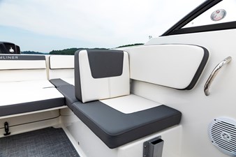 Bayliner VR4 16 