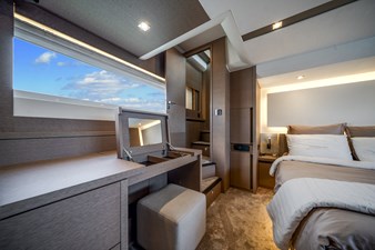 Wholesail II 31 Master Stateroom Vanity