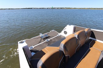 25' Scarab 255 Open ID 21 