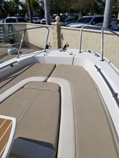 2018 Boston Whaler Dauntless 240 13 14