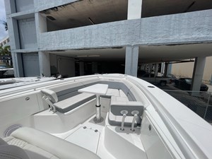 2018 Everglades 335 Center Console 32 