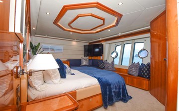 - 7 8_2006 88ft Ferretti Yachts 881 INDULGE II