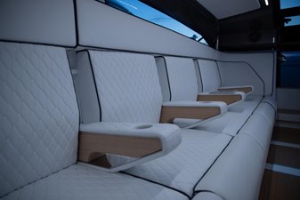 Limo 22  | INTERIOR (2)