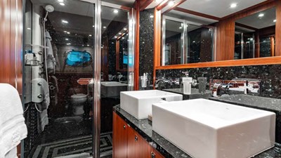 AQUARIUM 22 2009 Sunseeker 37 Metre Yacht