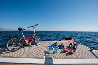 FERRETTI 881 37 
