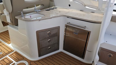 2019 Sailfish 325 DC 18 
