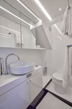 GODDESS OF THE MOON 14 yacht-goddess-of-the-moon-interior-05