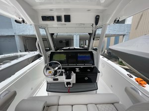 2018 Everglades 335 Center Console 47 