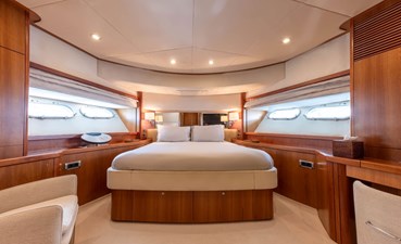 Sunseeker Yacht 90  15 Sunseeker 90