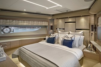 Sunseeker 88 Yacht 13 VIP CABIN