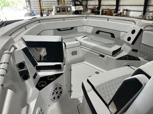 2024 Blackfin 302CC 43 