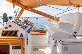 TARA JEANNE 16 TARA JEANNE, 2000 Morris Wolf Class 44: Helm Side View, Looking Outboard