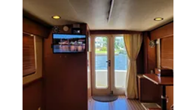 2009 Mainship 34 Trawler 33 