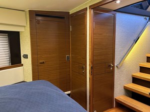 AGAIN 26 VIP Cabin Starboard Aft 