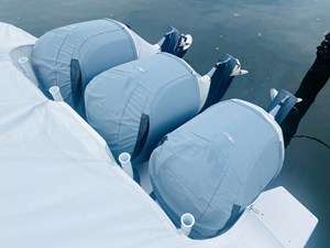 - 4 5_2008 39ft Intrepid 390 Sport Yacht