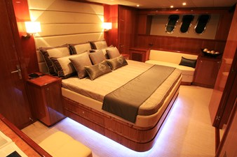 JOHNSON 80' FLYBRIDGE w/FISHING COCKPIT  3 Master stateroom