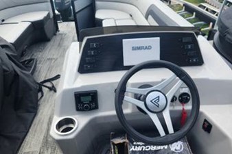 2023 Viaggio Lago 25U 3 4