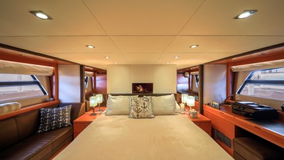 C'EST LA VIE 17 Master Stateroom