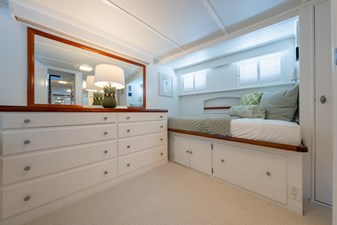 ABSOLUTE 18 Guest Cabin