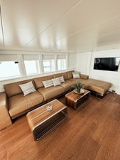 LAZIZA 47 Salon