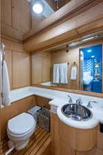 PIVOT 4 97_marlow_pivot_aft_guest_stateroom_head_1