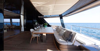 TWILIGHT 13 Aft deck