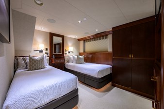 SARABETH 33 Guest Stateroom-Starboard