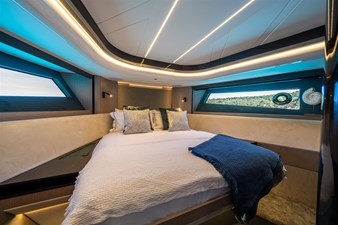 Sunseeker Superhawk 55  12 VIP CABIN