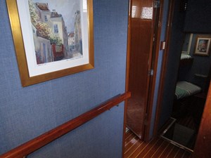 MY ALIBI 32 Forward Companionway 