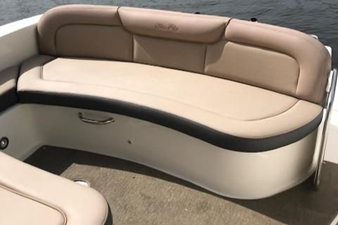 2016 Sea Ray 330 Sundancer 43 44