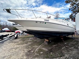 2003 Cruisers 3075 Express 9 