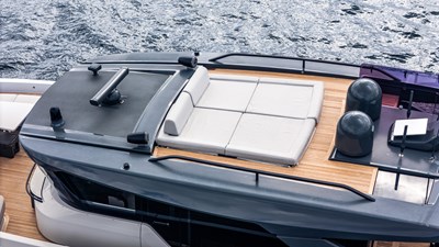 Athena 6 Flybridge Lounge