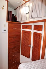 RED OCTOBER 61 Guest stowage