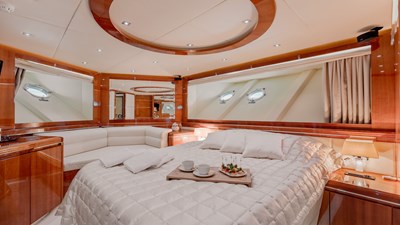 LADY MURA 28 23Yacht_ladymura_Superyacht_IYC_vipcabin
