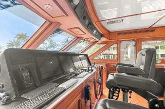 SEAS TO SEE 8 MAIN DECK PILOTHOUSE