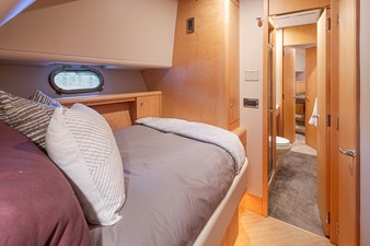SEA SPUR 28 Port Side Guest Stateroom
