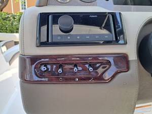- 35 36_2014 27ft Regal 2700 Bowrider