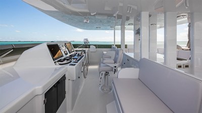 SILVER SEAS 5 Flybridge Helm