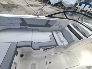 2022 Bayliner VR5 6 