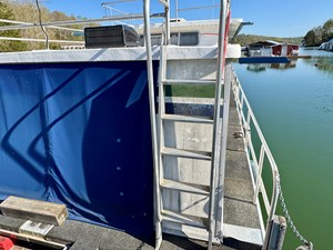 77 Sumerset 14 x 58 Aluminum Hull with Catwalks 78 