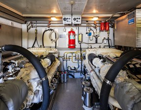 QUE SA-RAH SA-RAH 64 Engine Room