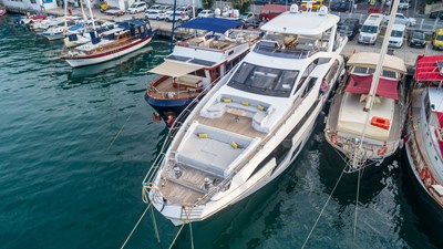 NIRVANA BY THE SEA 4 Foredeck