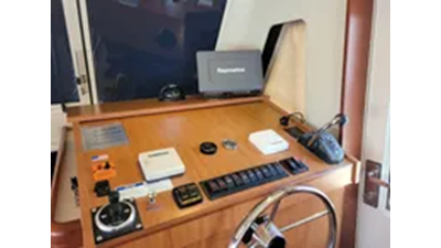 2009 Mainship 34 Trawler 39 