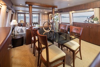 SEA SPUR 12 Dining