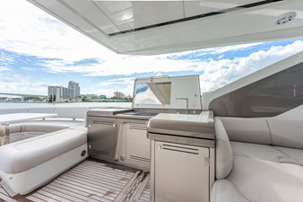 Yacht 66 Flybridge