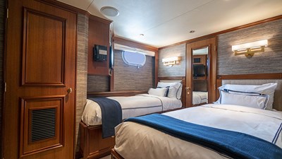 TRUE NORTH 18 Twin Guest Stateroom