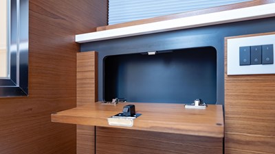 Lorax 69 2024 Tiara Yachts 48 LE